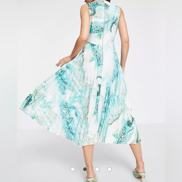 Closet pleated wrap dress - Picture 2 of 9